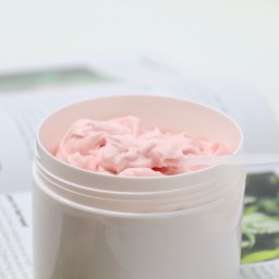 Moisturising Body Cream for dry skin.