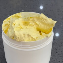 WHIPPED HAIR BUTTER FOR SOFTER COILS